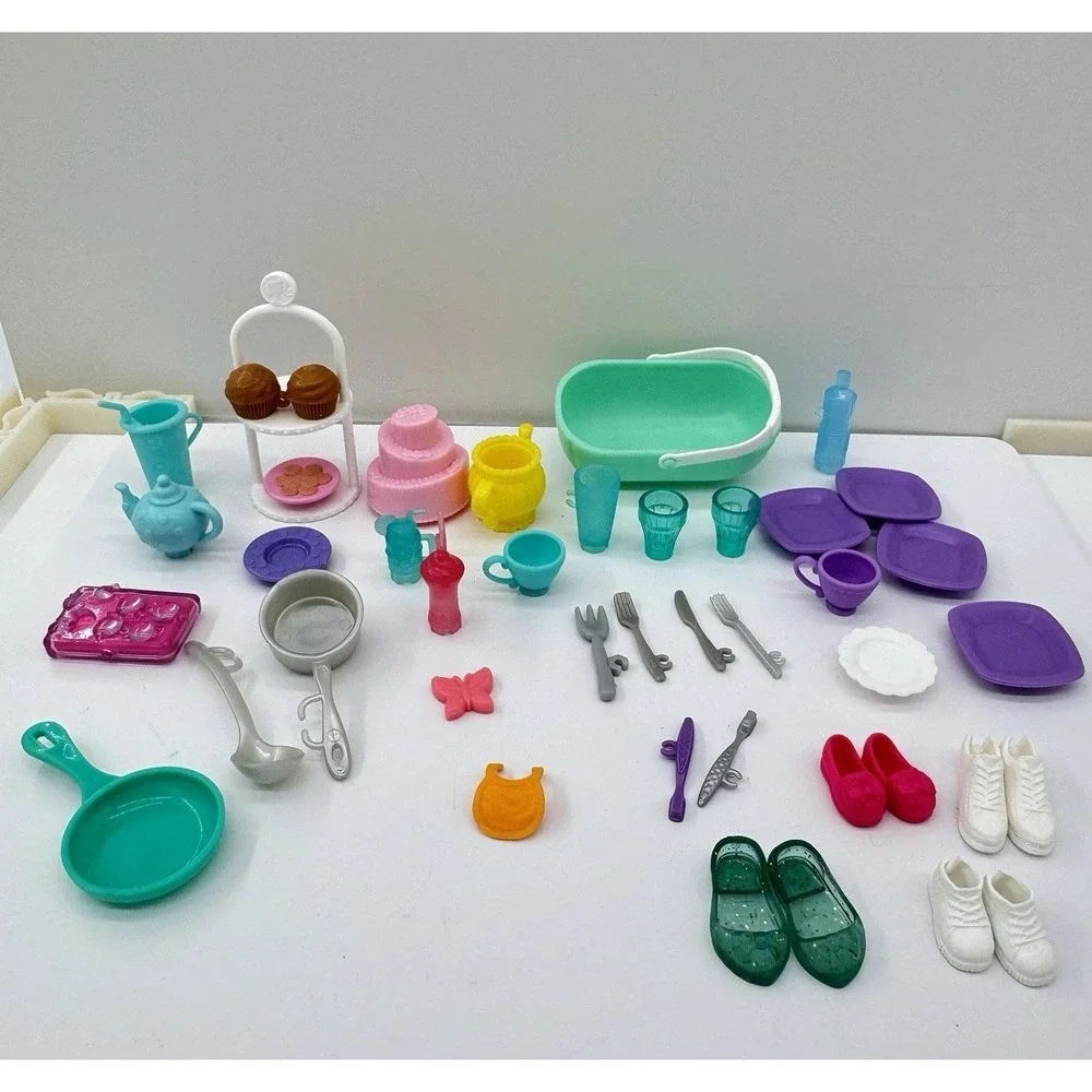 Barbie Accessories Lot 39 Pc Kitchen Food Shoes Baking Plates‎ Cups